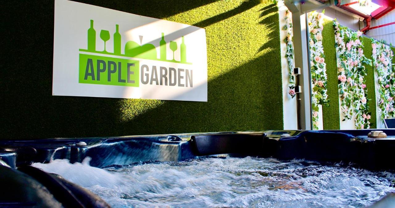 Applegarden Villa Debrecen Buitenkant foto