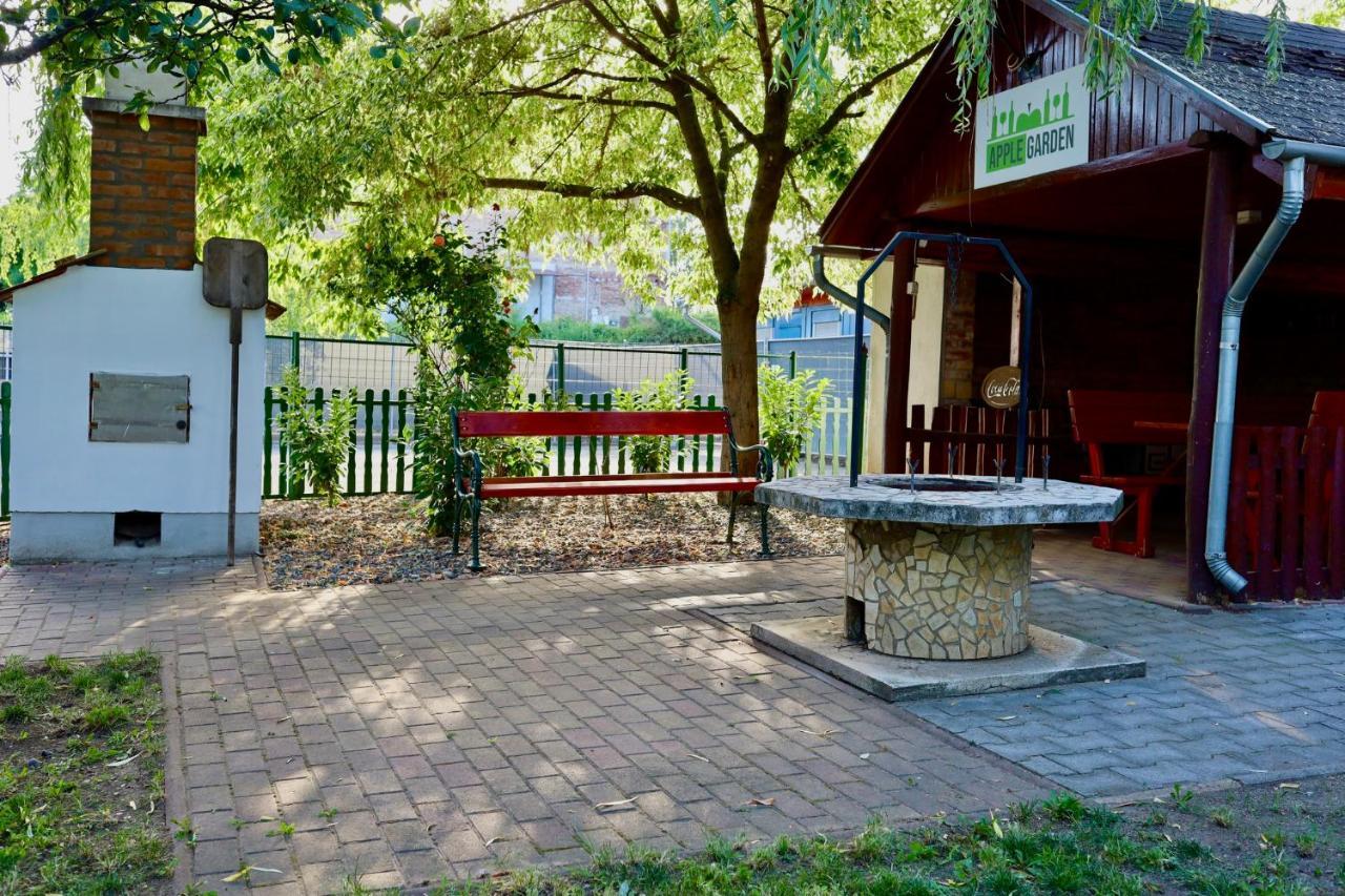 Applegarden Villa Debrecen Buitenkant foto